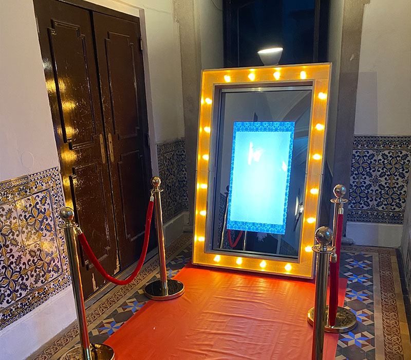 mirror booth fotobook photo booth.3.jpg